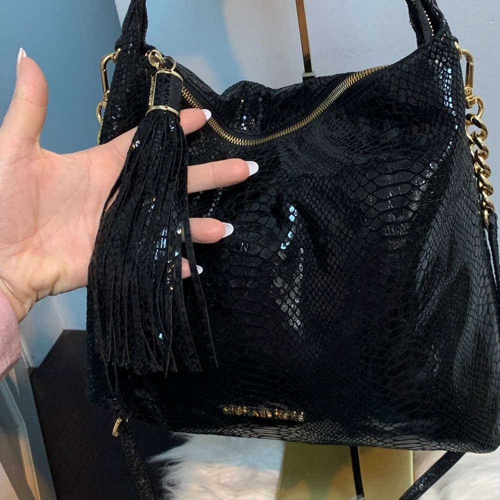 Authentic Michael Kors black snake print lightweight hobo slouch bag - Picture 3 of 17